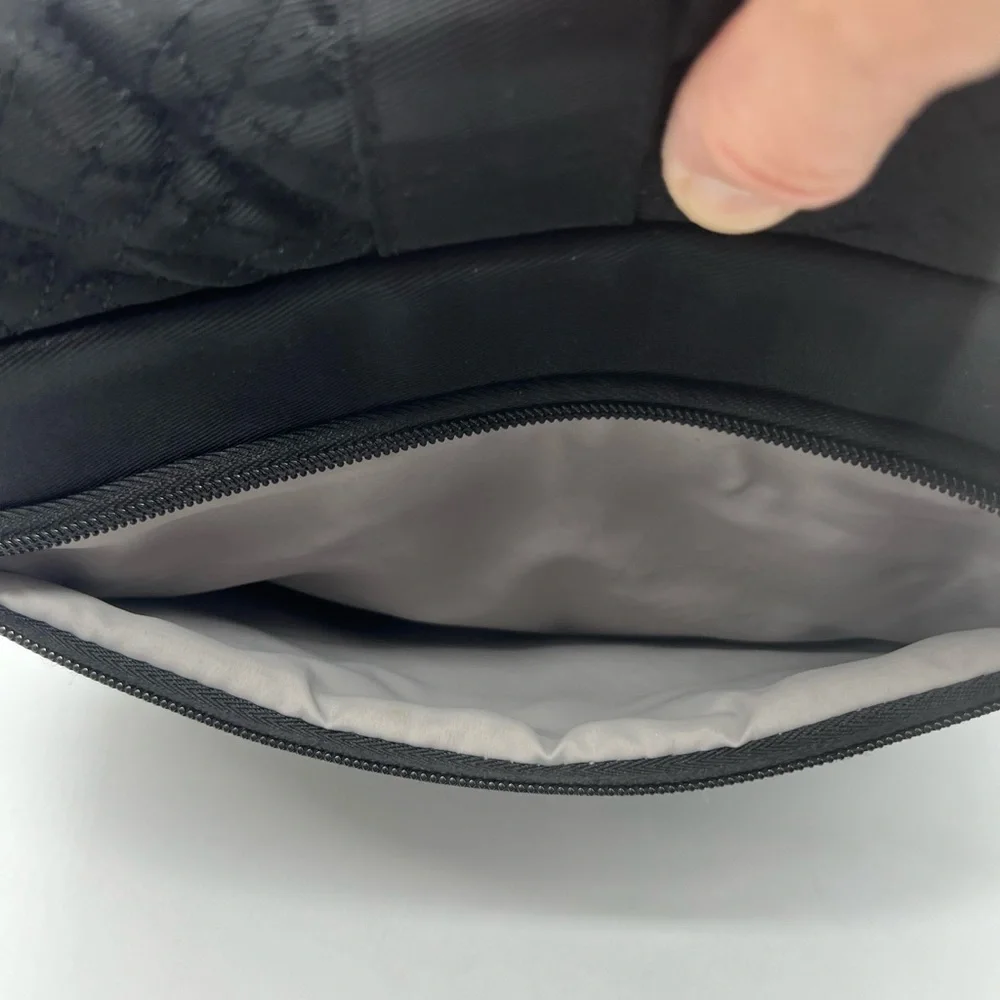 TRAVELON UNISEX BLACK TRAVEL SHOULDER BAG PURSE EXCELLENT CONDITION